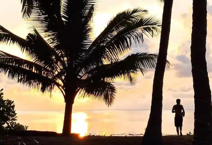 Hotelli Honeymoon Beach Resort