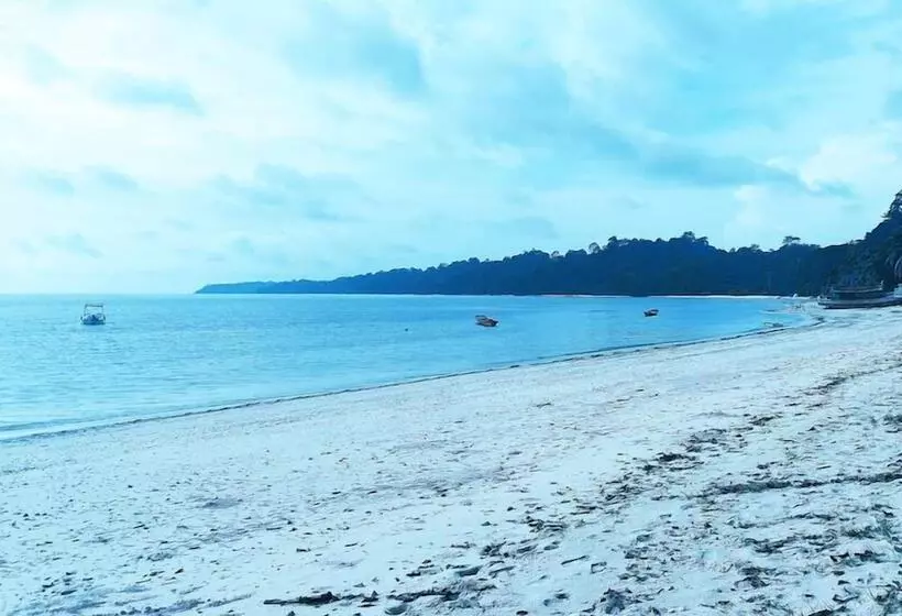 Hotelli Honeymoon Beach Resort