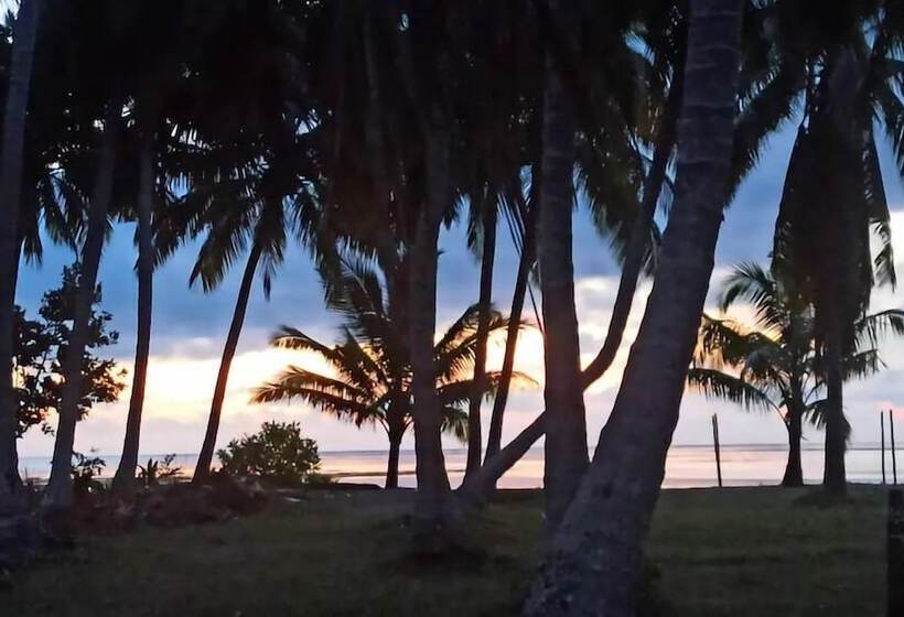 בית מלון כפרי Honeymoon Beach Resort