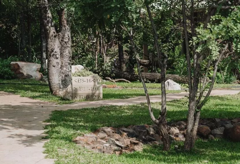 هتل Insika Lodge
