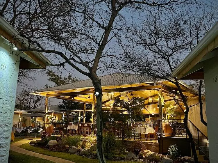 هتل Insika Lodge