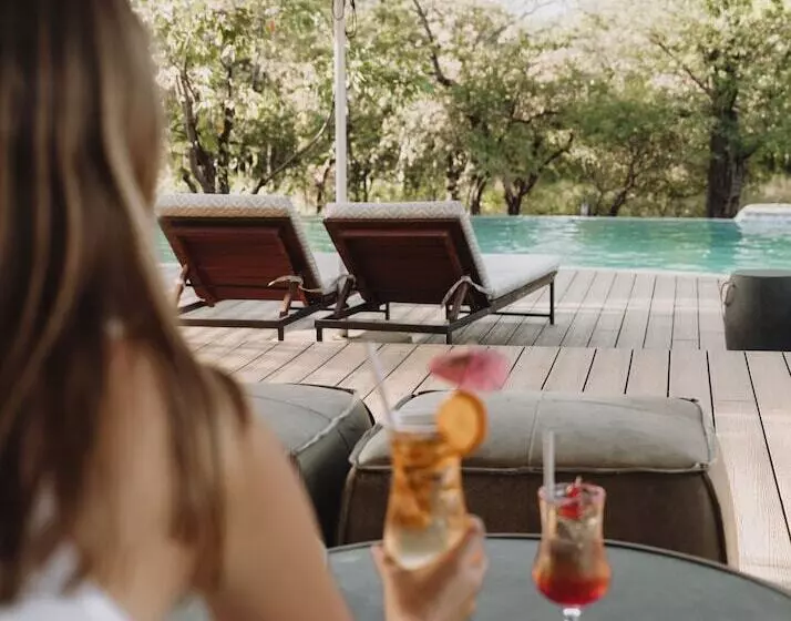 هتل Insika Lodge