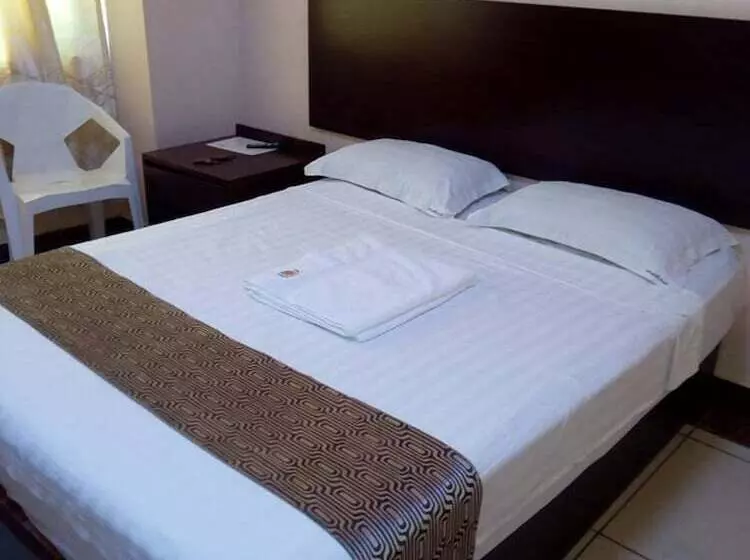 هتل Louis Montfort Grand Resort   Mombasa