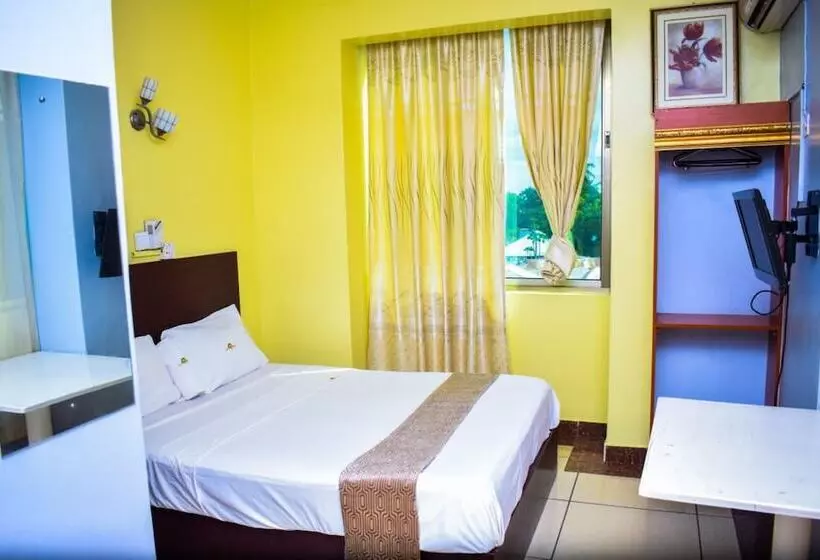 هتل Louis Montfort Grand Resort   Mombasa