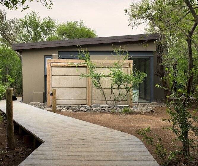 فندق Mbazo Safaris