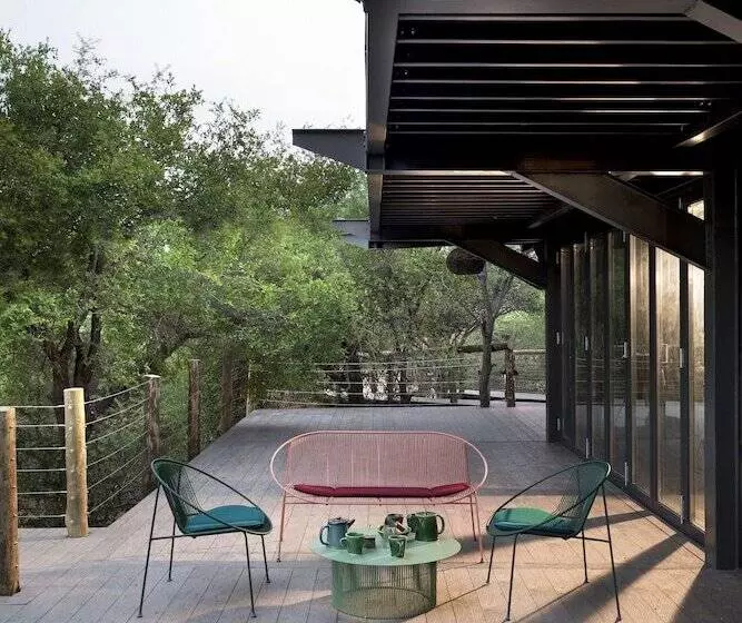 Hotelli Mbazo Safaris