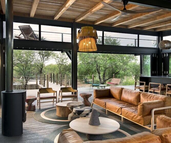 فندق Mbazo Safaris