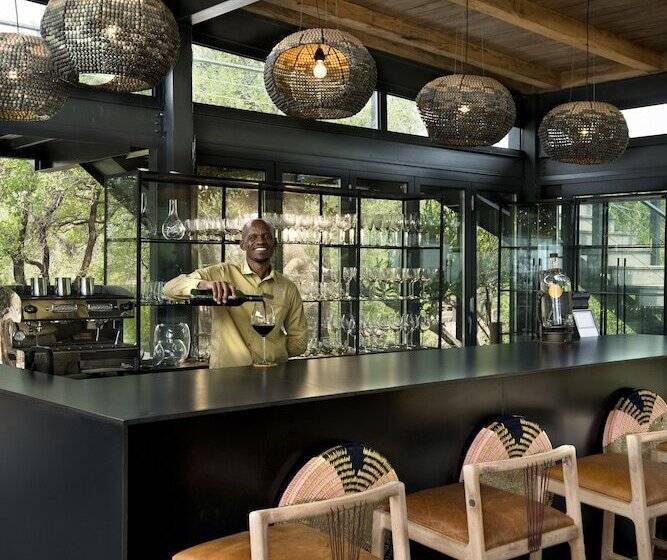 فندق Mbazo Safaris