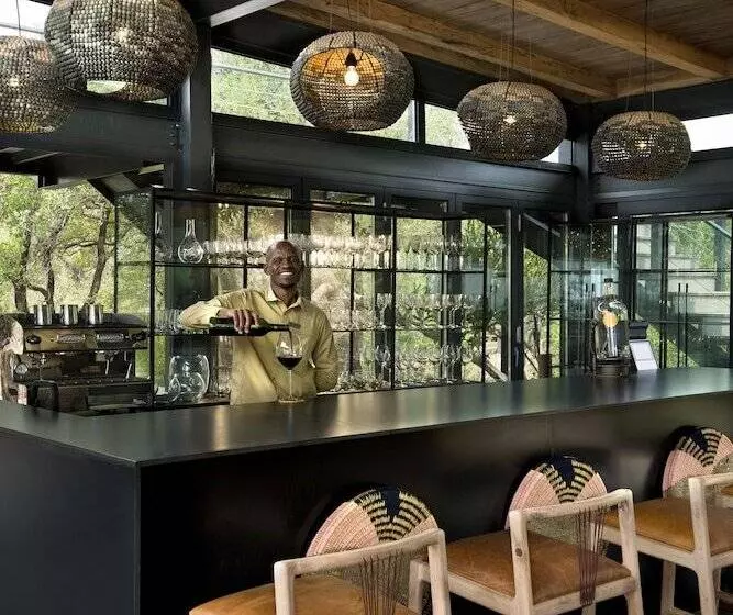 Hotelli Mbazo Safaris