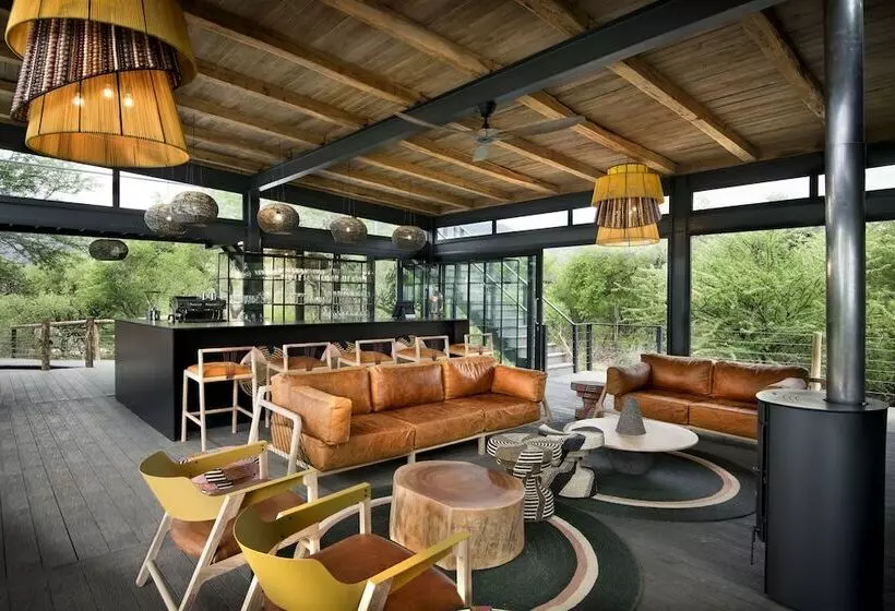 Hotelli Mbazo Safaris