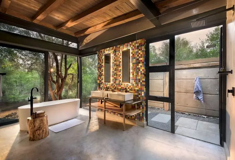 Hotelli Mbazo Safaris