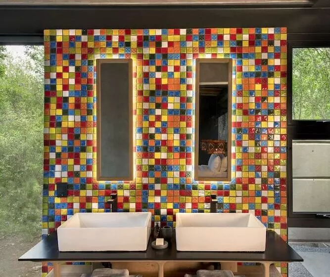 Hotelli Mbazo Safaris