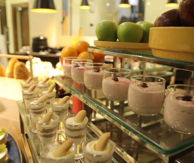 Отель Pagoda Centurion