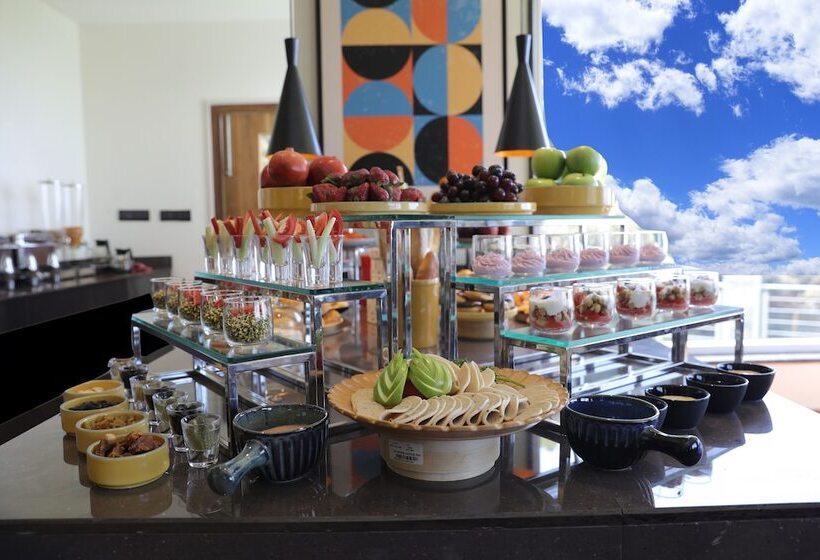 Отель Pagoda Centurion