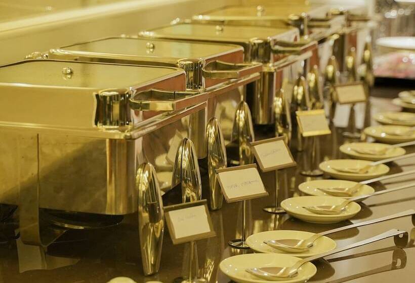 Отель Pagoda Centurion