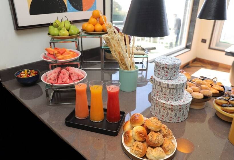 Отель Pagoda Centurion