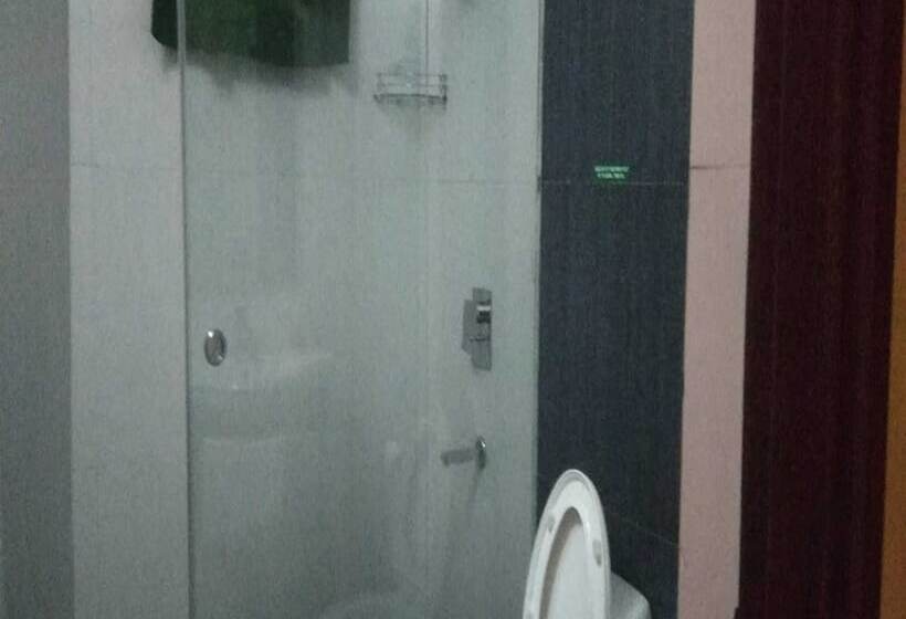 فندق Serkong House