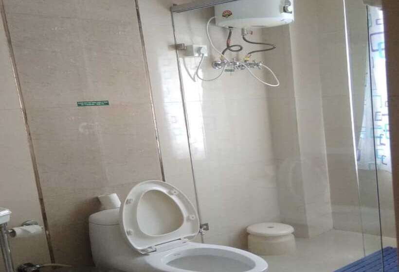 فندق Serkong House