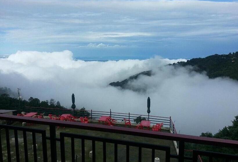 فندق Serkong House