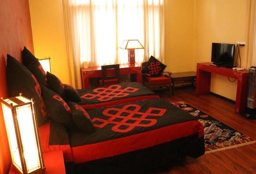 فندق Serkong House