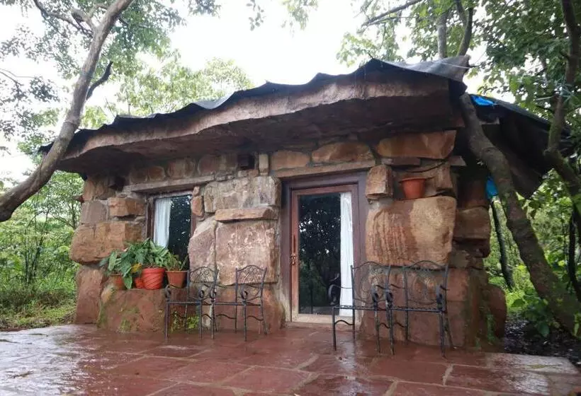 Hotelli Shatavari Eco Resort