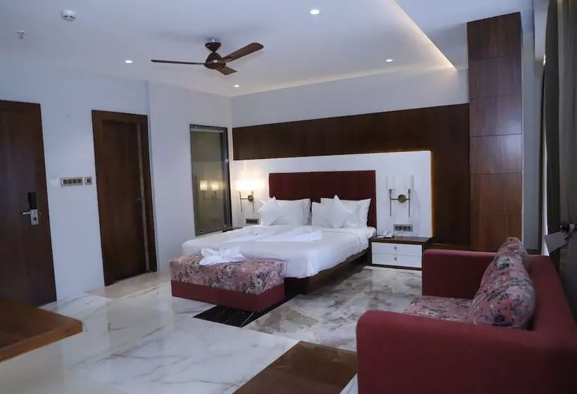 Hotelli The Royal Class