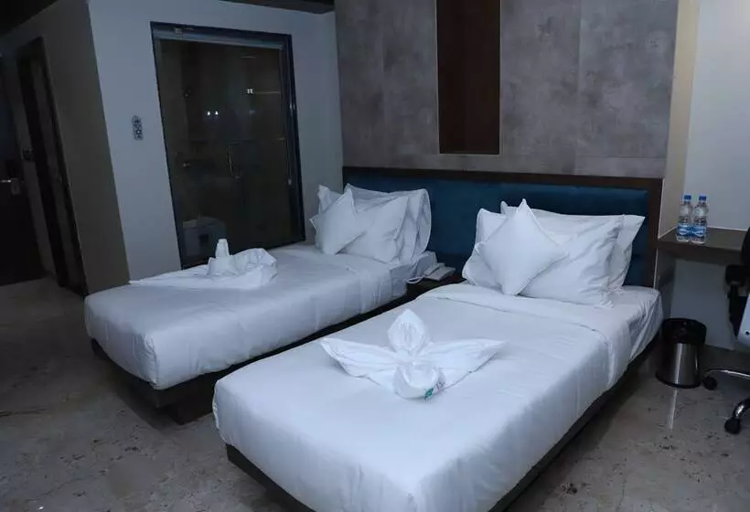 Hotelli The Royal Class