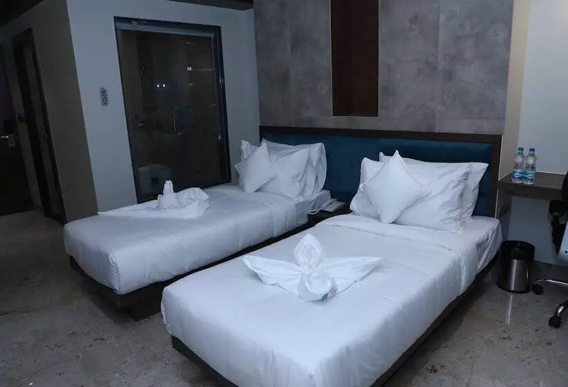 Hotelli The Royal Class