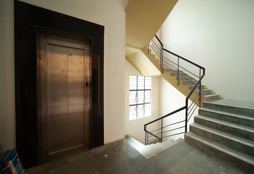 Hotel Valluvar Residency