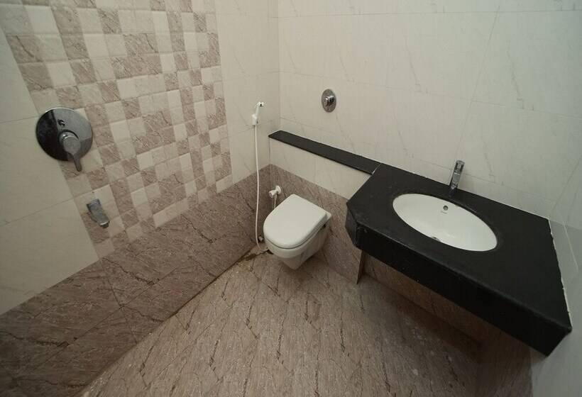 Hotel Valluvar Residency