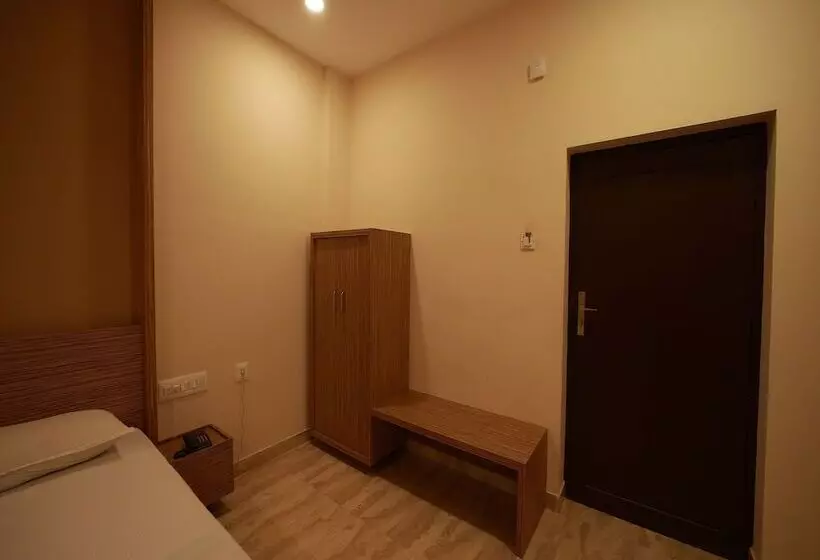 Hotelli Valluvar Residency