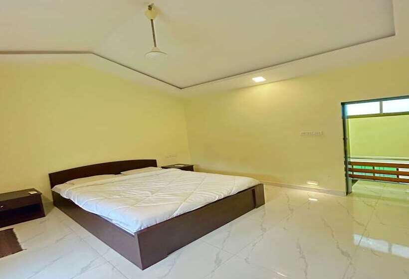 Hotel Wada Chirebandi