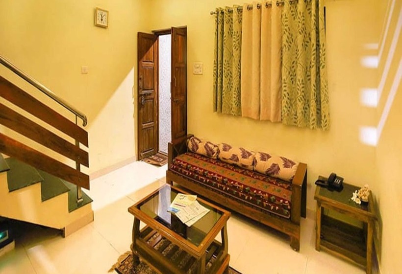 Hotel Wada Chirebandi