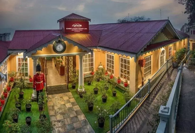 Summit Oakden Resort & Spa