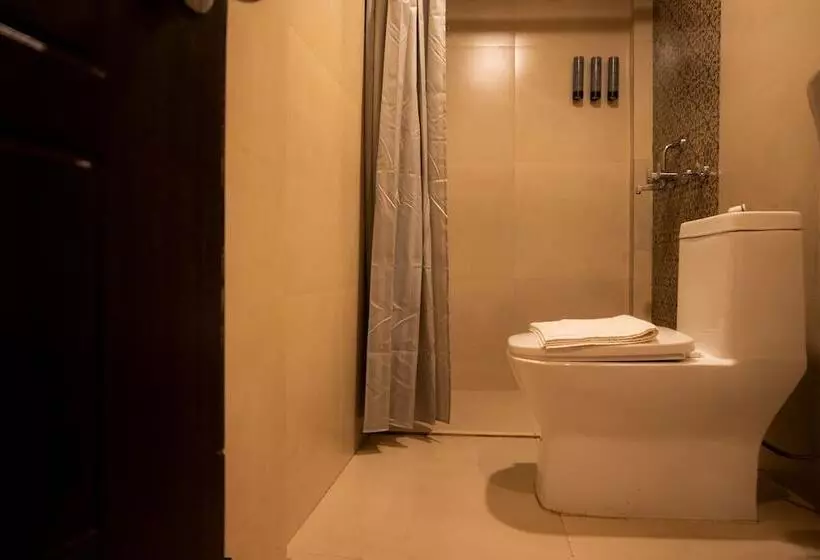 Summit Oakden Resort & Spa