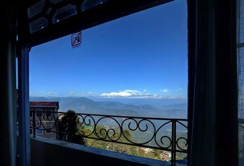 Summit Oakden Resort & Spa