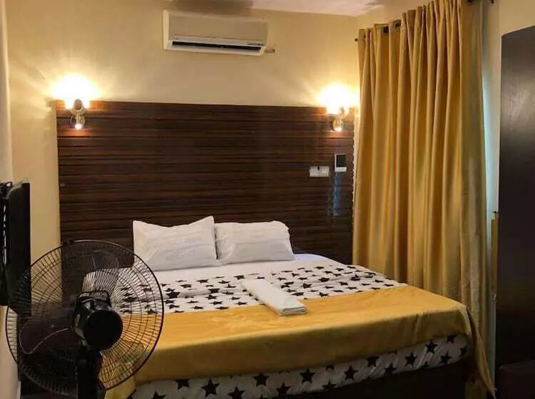 West Point Apartments Hotel And Suites
