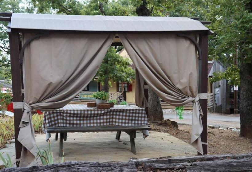 Общежитие Acorn Hideaway Canton Frontier Suite The Star Observer