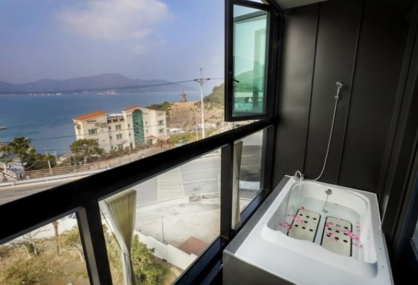 Geojedo Haebaram Pension