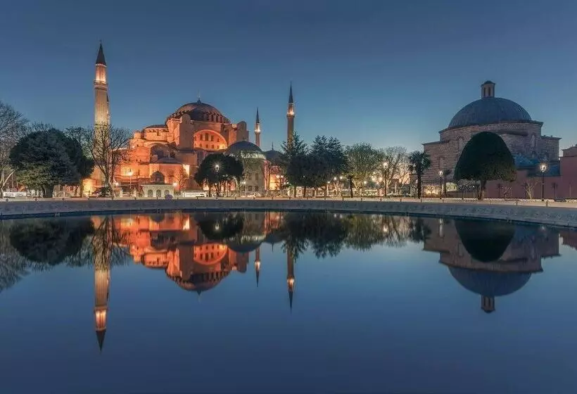 Golden Saray Apart
