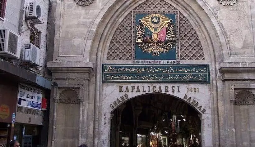 Golden Saray Apart