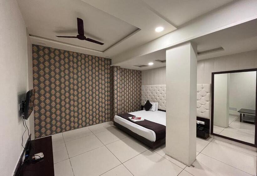 هتل Central Grand