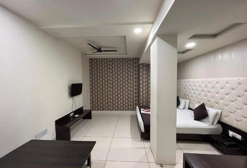 هتل Central Grand