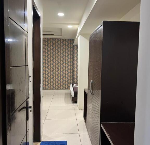 هتل Central Grand