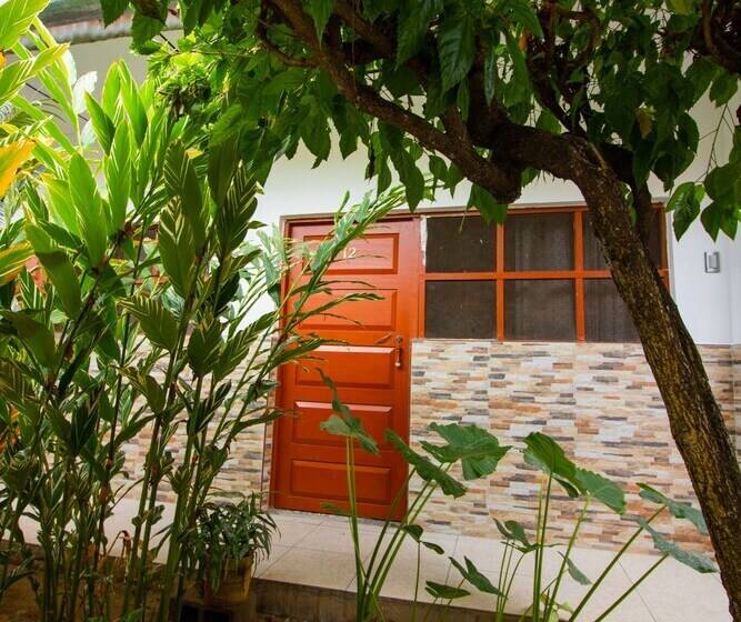 هتل Hospedaje Santa Monica