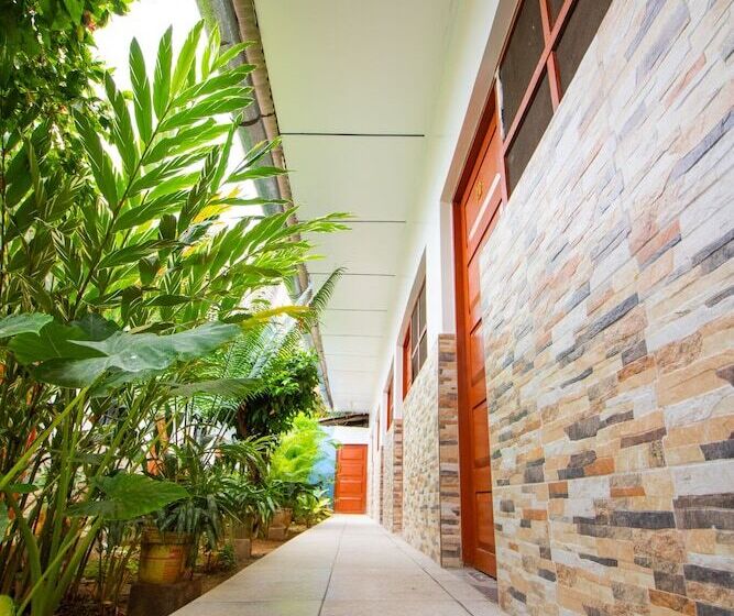 هتل Hospedaje Santa Monica