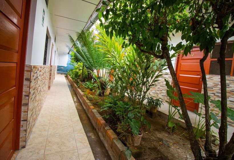 هتل Hospedaje Santa Monica