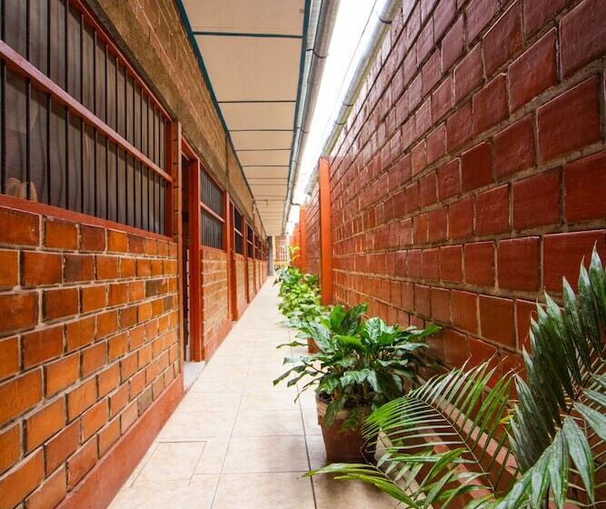 هتل Hospedaje Santa Monica