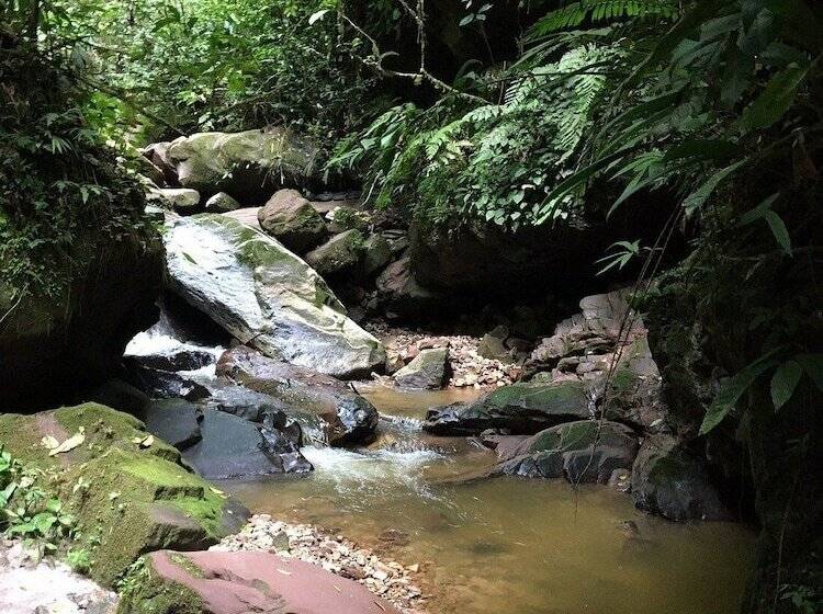 هتل Hospedaje Santa Monica