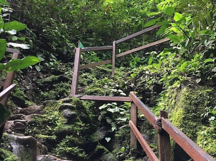 هتل Hospedaje Santa Monica